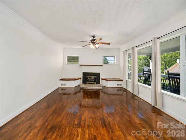 118 Robertson ST, Burnsville, NC 28714