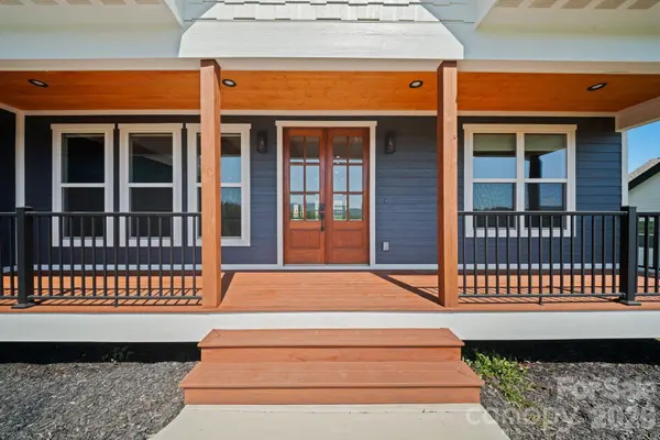 111 Pisgah Gap DR, Candler, NC 28715