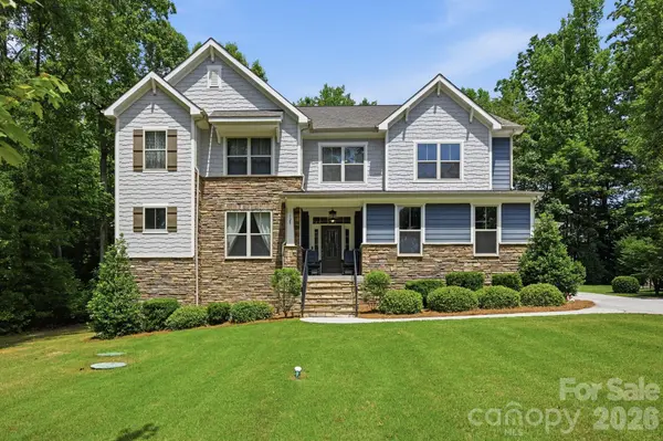 125 Sweet Grass LN, Mooresville, NC 28115