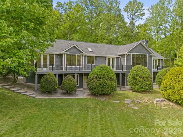 301 Winding Meadows DR, Flat Rock, NC 28731