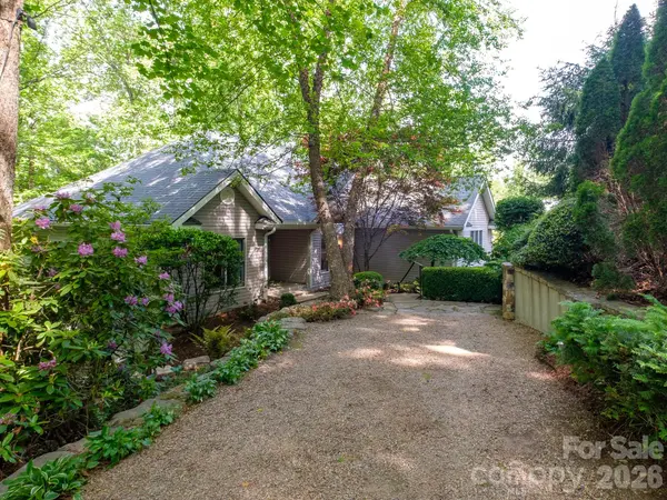 30 Cherokee TRL, Fletcher, NC 28732