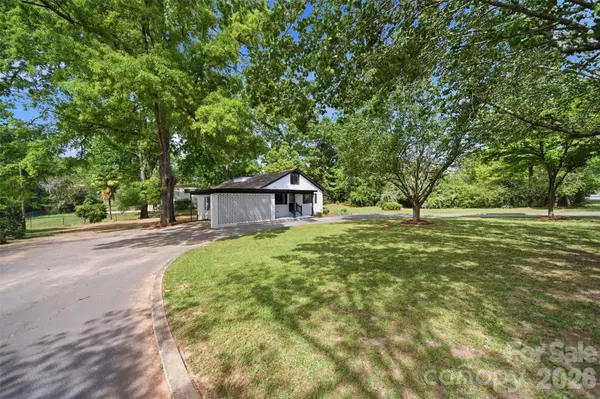 907 Amelia ST, Newberry, SC 29108