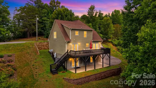 909 36th AVE NW, Hickory, NC 28601
