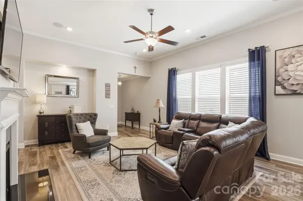 7111 Overjoyed XING, Charlotte, NC 28215