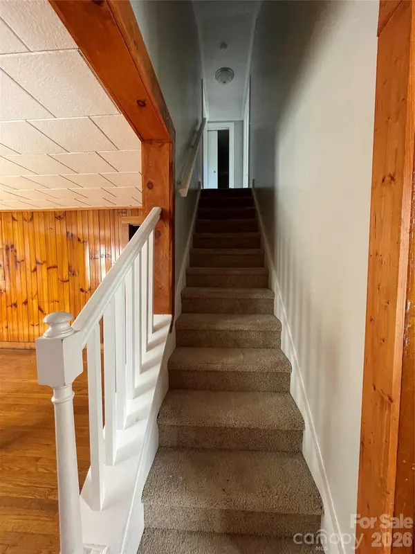 3544 6th Street DR NW, Hickory, NC 28601