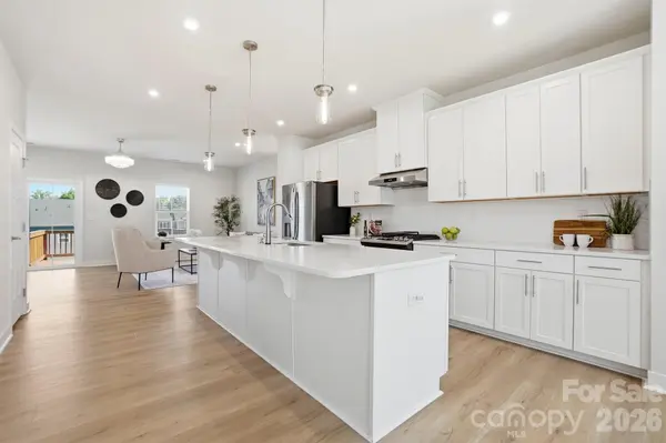 921 Portrush LN, Tega Cay, SC 29708