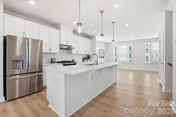 921 Portrush LN, Tega Cay, SC 29708
