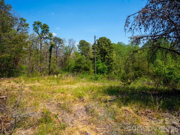 3670 Summer RD, Hendersonville, NC 28792