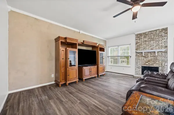 13020 Shannon Park LN, Charlotte, NC 28273