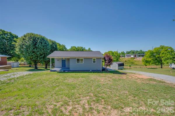 220 Roberson RD, Forest City, NC 28043