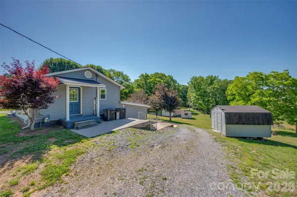 220 Roberson RD, Forest City, NC 28043