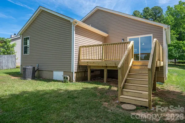 3119 Mintleaf DR, Charlotte, NC 28269