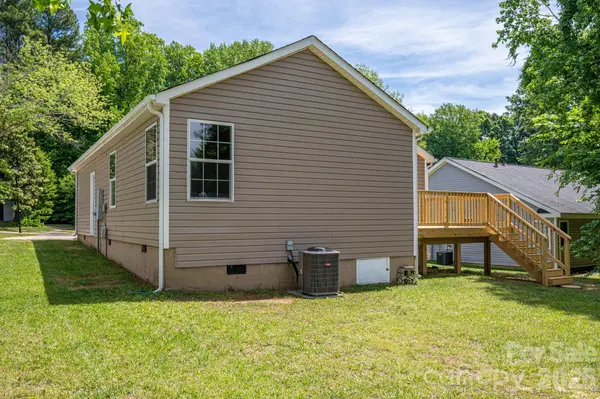 3119 Mintleaf DR, Charlotte, NC 28269