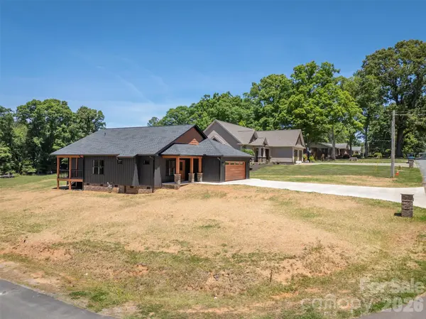 210 Westwood DR, Forest City, NC 28043