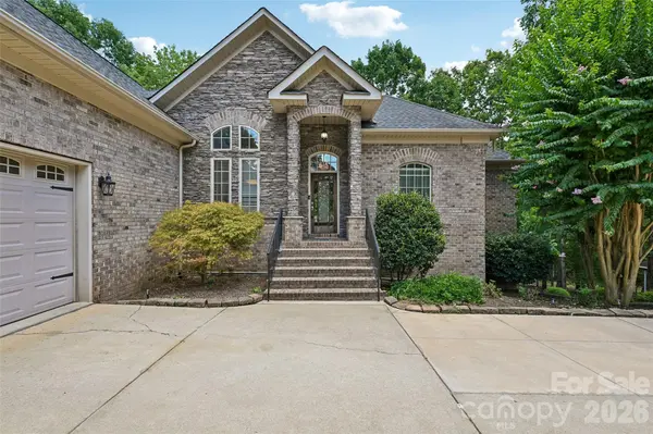 304 Catawba Crest LN, Clover, SC 29710