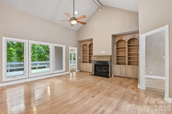 304 Catawba Crest LN, Clover, SC 29710