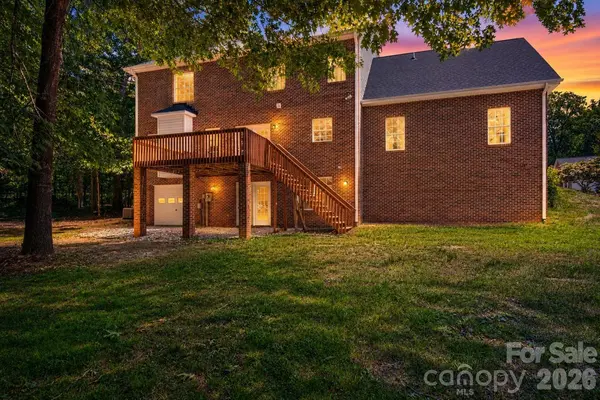 1535 20th Avenue PL NE, Hickory, NC 28601