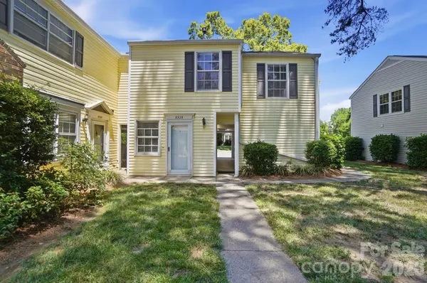 8529 Castle Pine CT, Charlotte, NC 28226