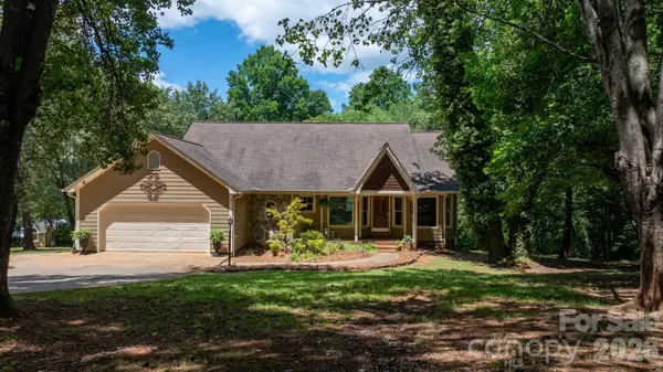 4093 Fairview DR, Maiden, NC 28650