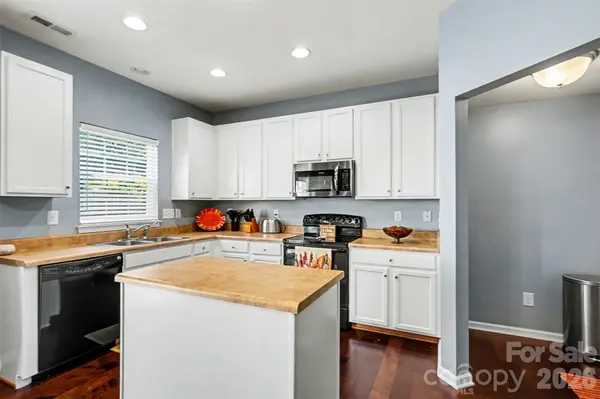 3315 Ashley View DR, Charlotte, NC 28213