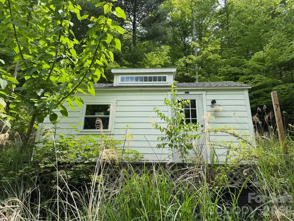 408 Arvil Gosnell RD, Marshall, NC 28753