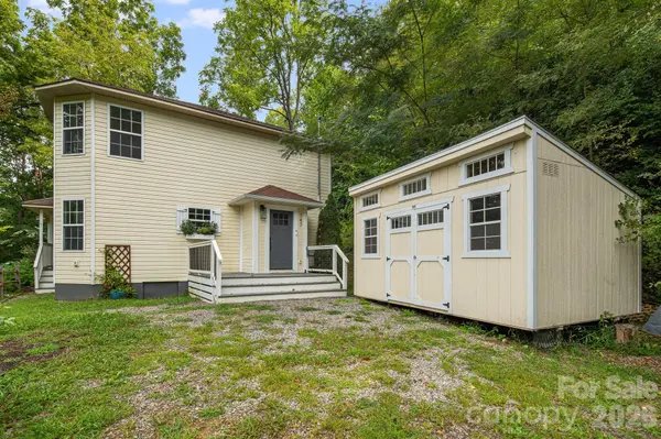 747 Osborne RD, Clyde, NC 28721