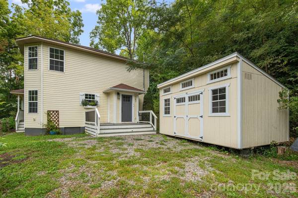 747 Osborne RD, Clyde, NC 28721