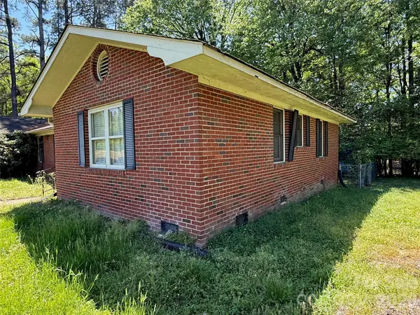 714 Crestmont DR SE, Concord, NC 28025