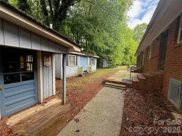 714 Crestmont DR SE, Concord, NC 28025