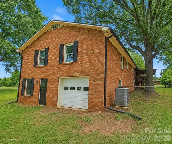 752 Hephzibah Church RD, Crouse, NC 28033