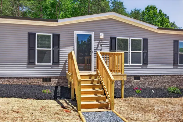 194 Harvick LN, Lexington, NC 27294