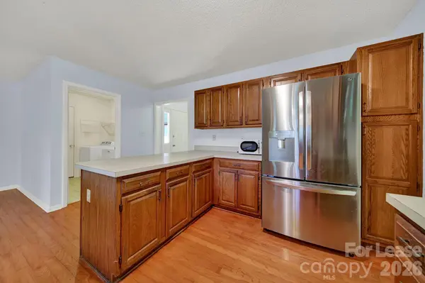3421 Crescent Knoll DR, Matthews, NC 28105