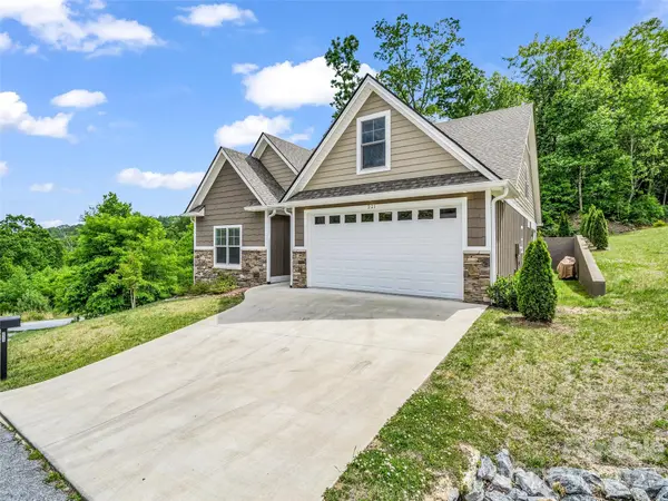 221 Millbrae LOOP, Hendersonville, NC 28791