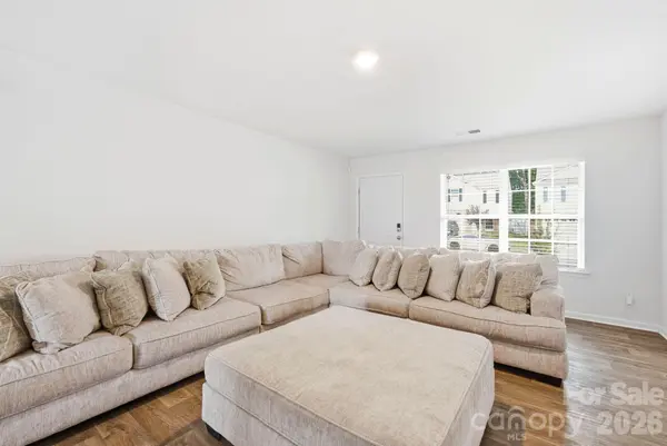3157 Green Apple DR, Dallas, NC 28034