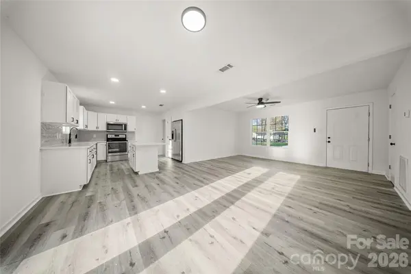 10107 Clairemore PL, Charlotte, NC 28216