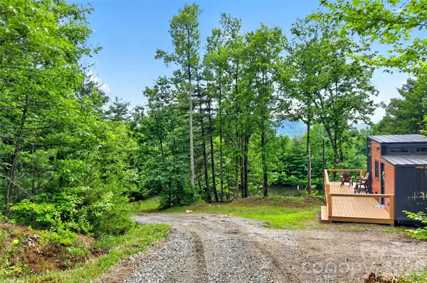 259 E Lester LN, Hendersonville, NC 28739