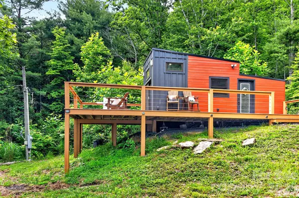 259 E Lester LN, Hendersonville, NC 28739