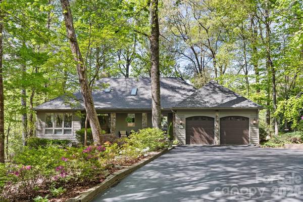 21 Laurel Wood CT, Sapphire, NC 28774