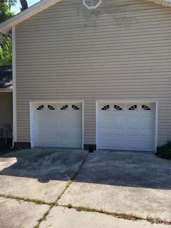 1913 Lake Monroe DR, Monroe, NC 28112