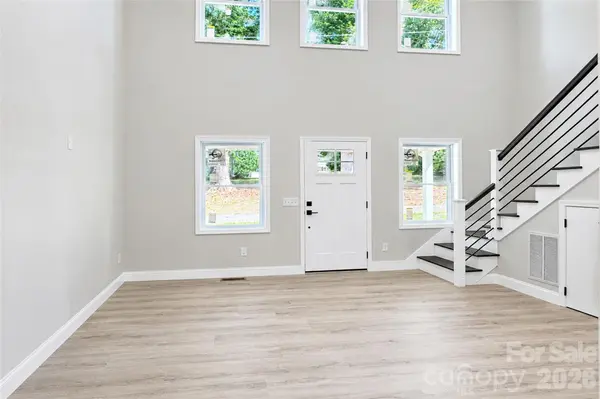1135 Apple LN, Granite Falls, NC 28630