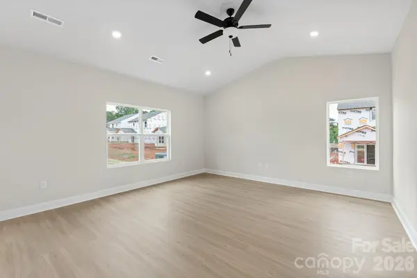 6512 Fairford DR, Charlotte, NC 28215