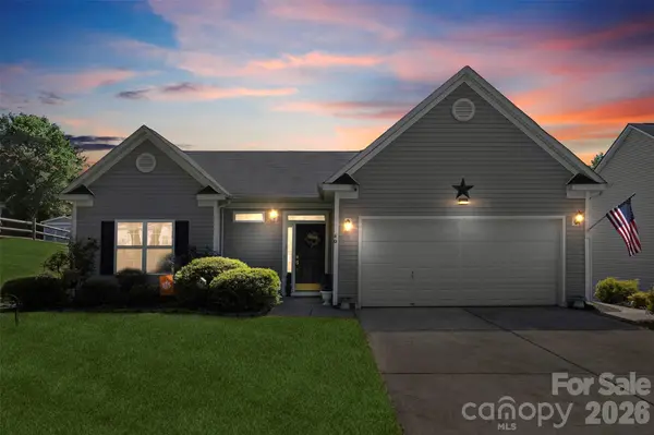 40 Ashton Bluff CIR, Mount Holly, NC 28120