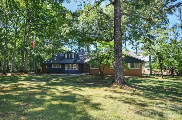 808 Old Mt Holly RD, Stanley, NC 28164