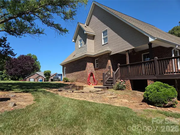 5510 Land Harbour DR, Granite Falls, NC 28630