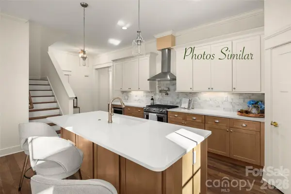 65 Chimney Chase TRL, Hendersonville, NC 28739