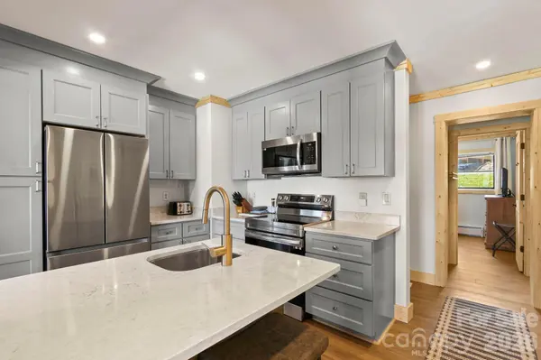 104 Sugar Ski DR, Banner Elk, NC 28604