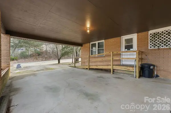 2977 HWY 64 HWY W, Hayesville, NC 28904