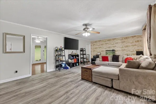 1303 Wildwood DR, Kannapolis, NC 28081