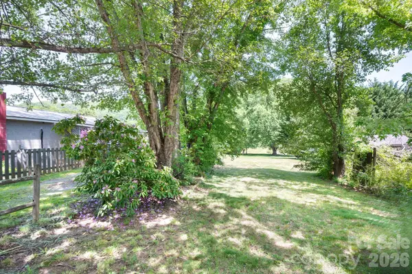 2802 Beaverdam RD, Canton, NC 28716