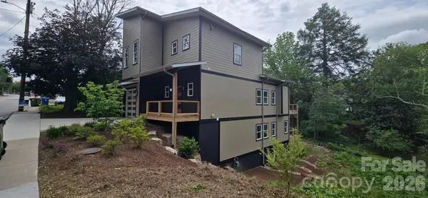 30 Sand Hill RD, Asheville, NC 28806